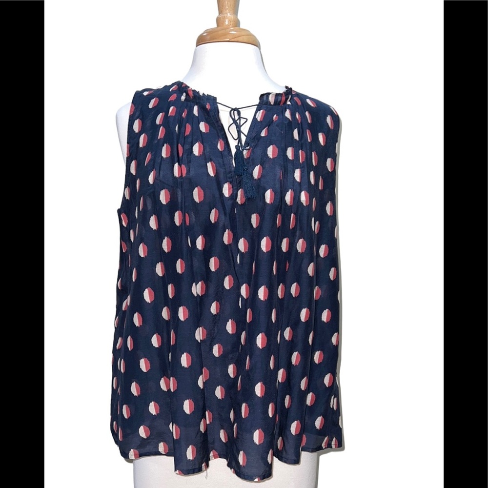 Madewell top Size M. Navy with pattern. So cute and soft.